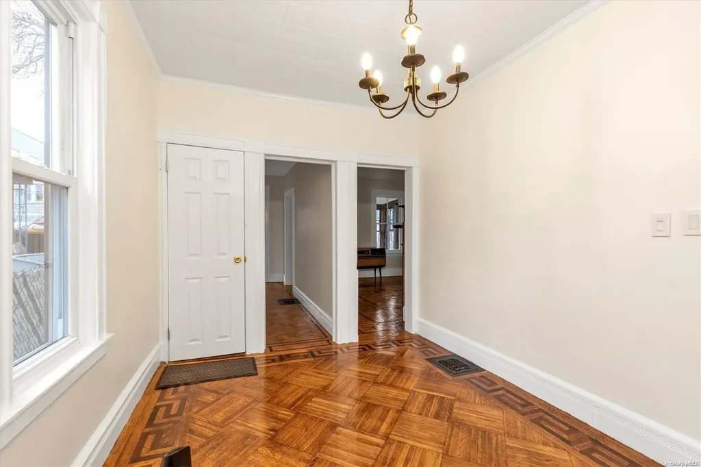 150-22 41 Avenue Flushing NY 11354