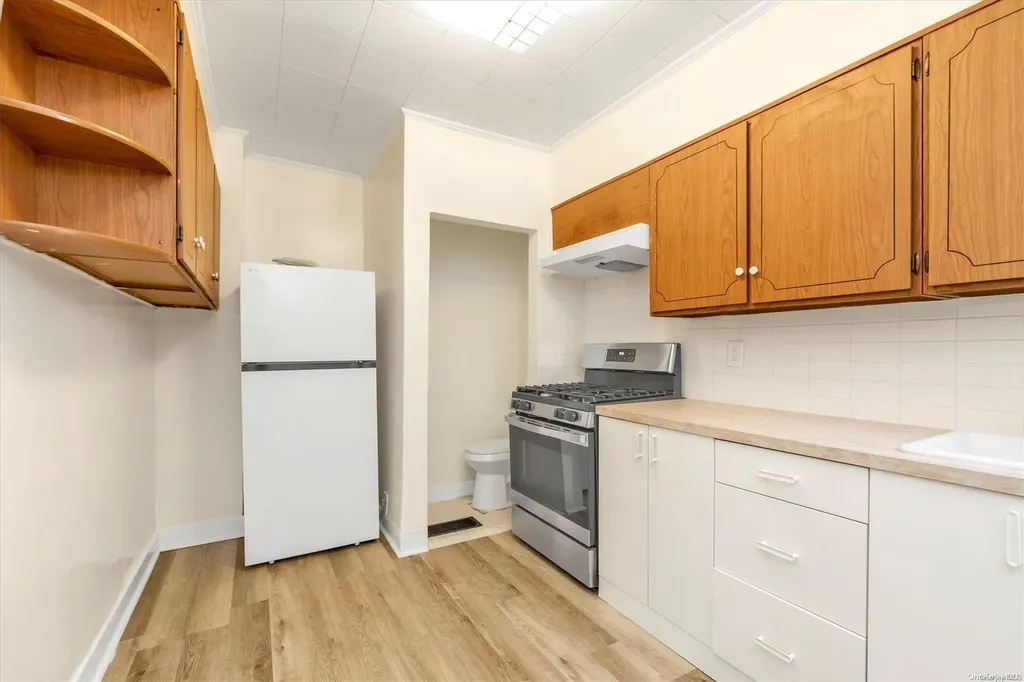 150-22 41 Avenue Flushing NY 11354