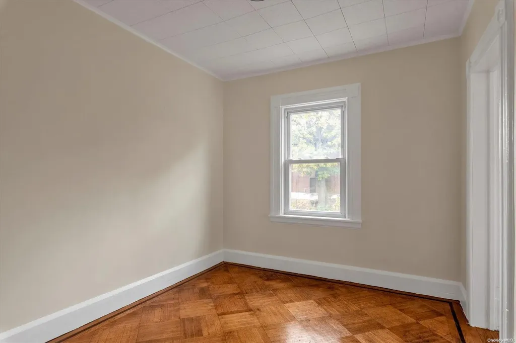 150-22 41 Avenue Flushing NY 11354