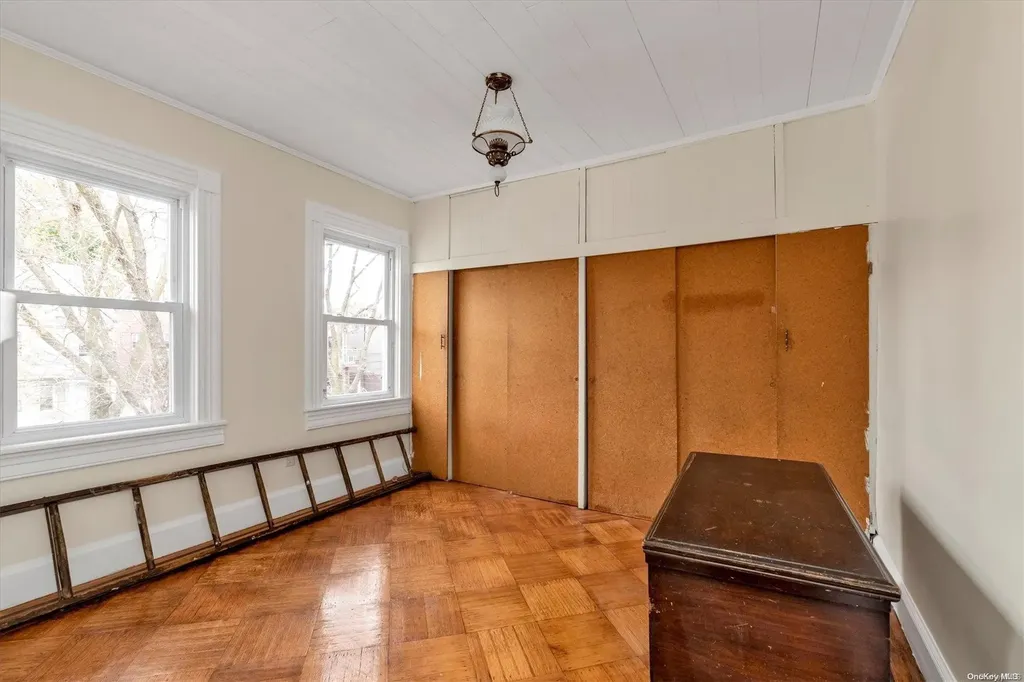 150-22 41 Avenue Flushing NY 11354