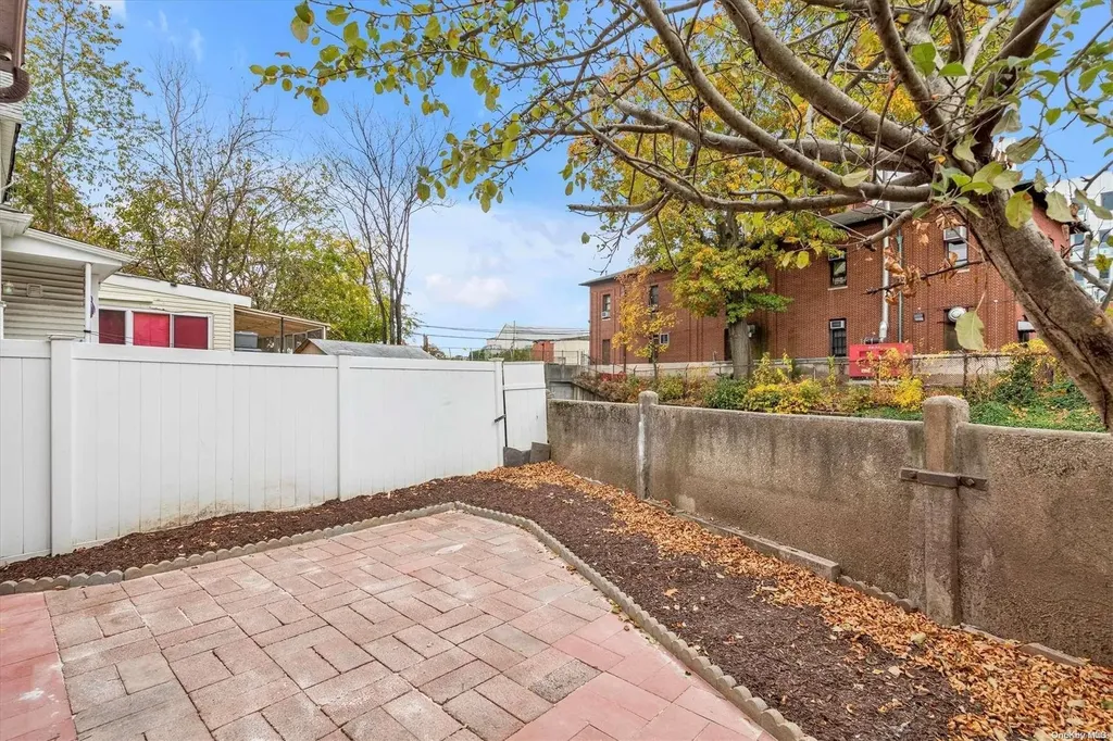 150-22 41 Avenue Flushing NY 11354