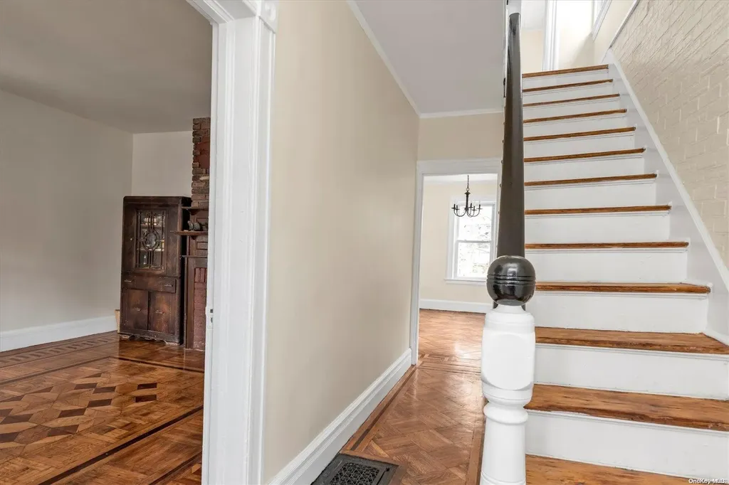 150-22 41 Avenue Flushing NY 11354
