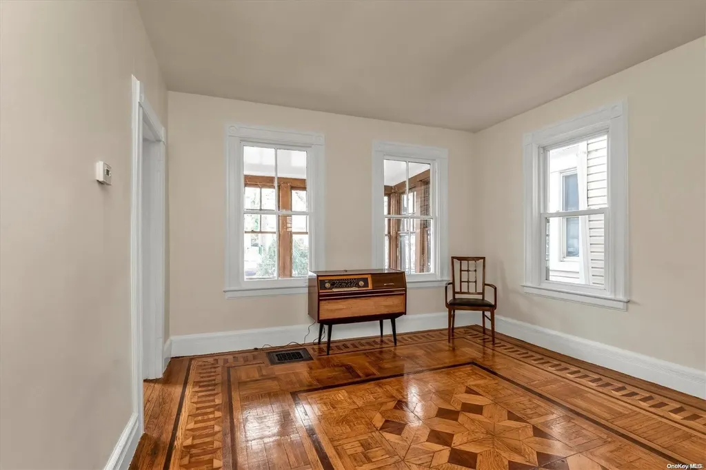 150-22 41 Avenue Flushing NY 11354