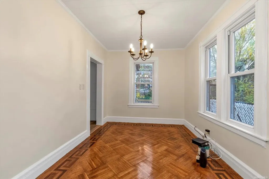 150-22 41 Avenue Flushing NY 11354