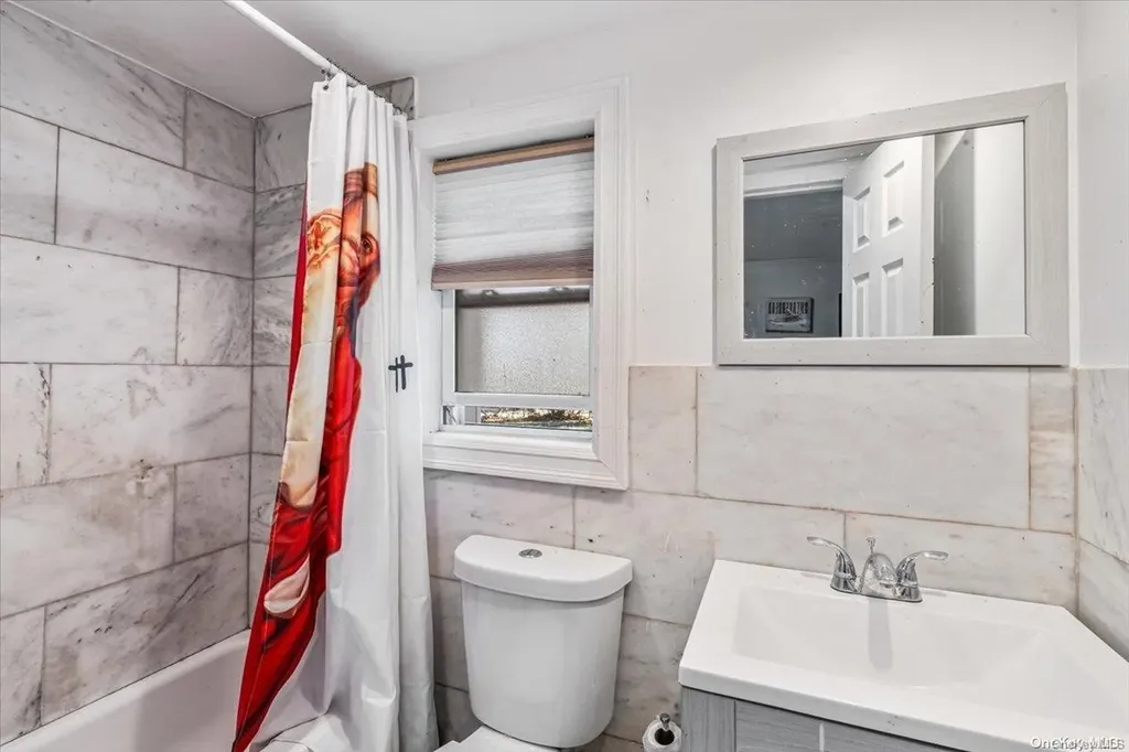 62 Wood Lane Valley Stream NY 11581
