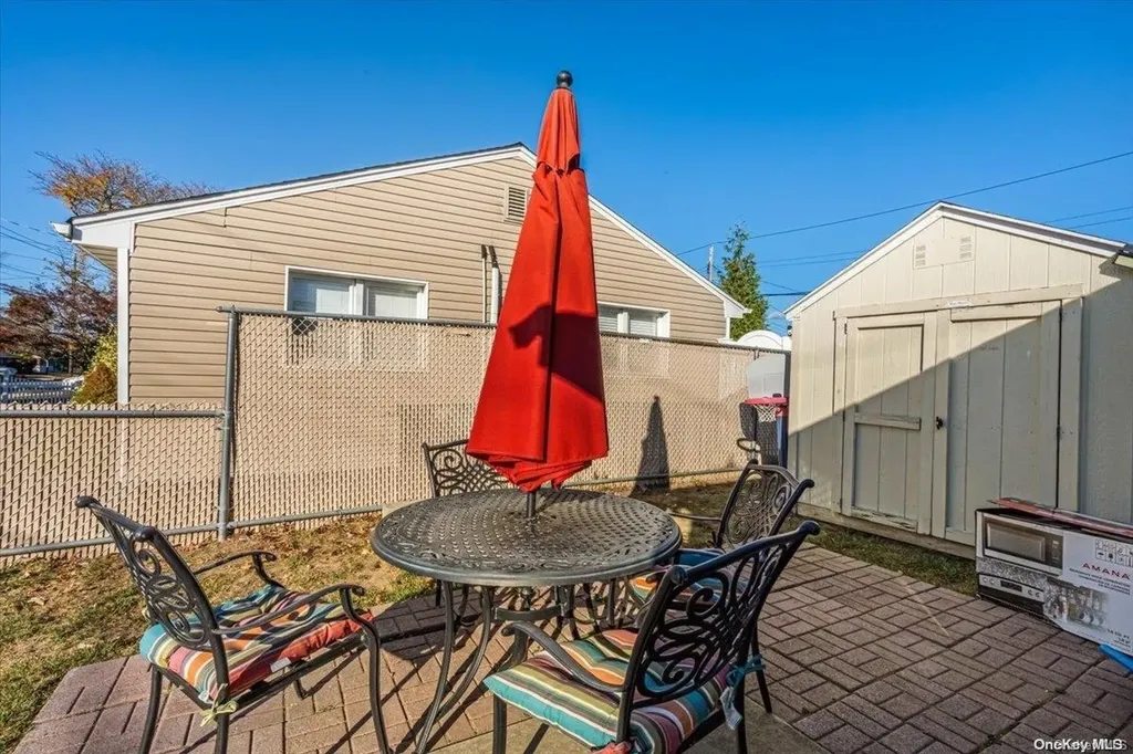 62 Wood Lane Valley Stream NY 11581