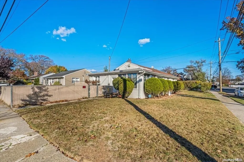62 Wood Lane Valley Stream NY 11581