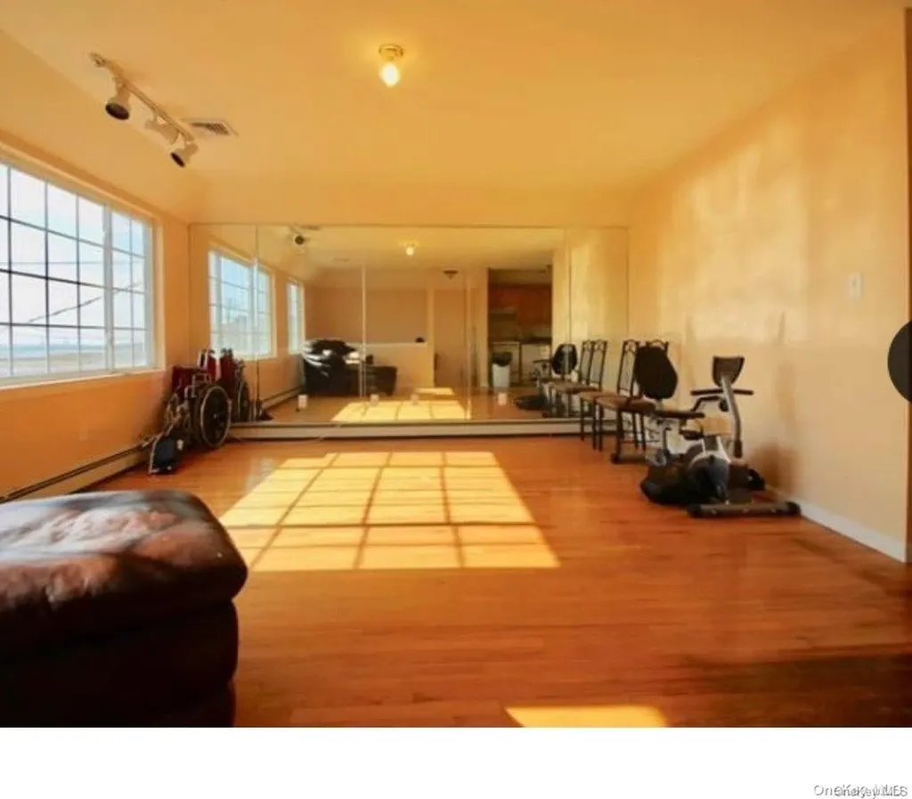11 W 20th Road Broad Channel NY 11693