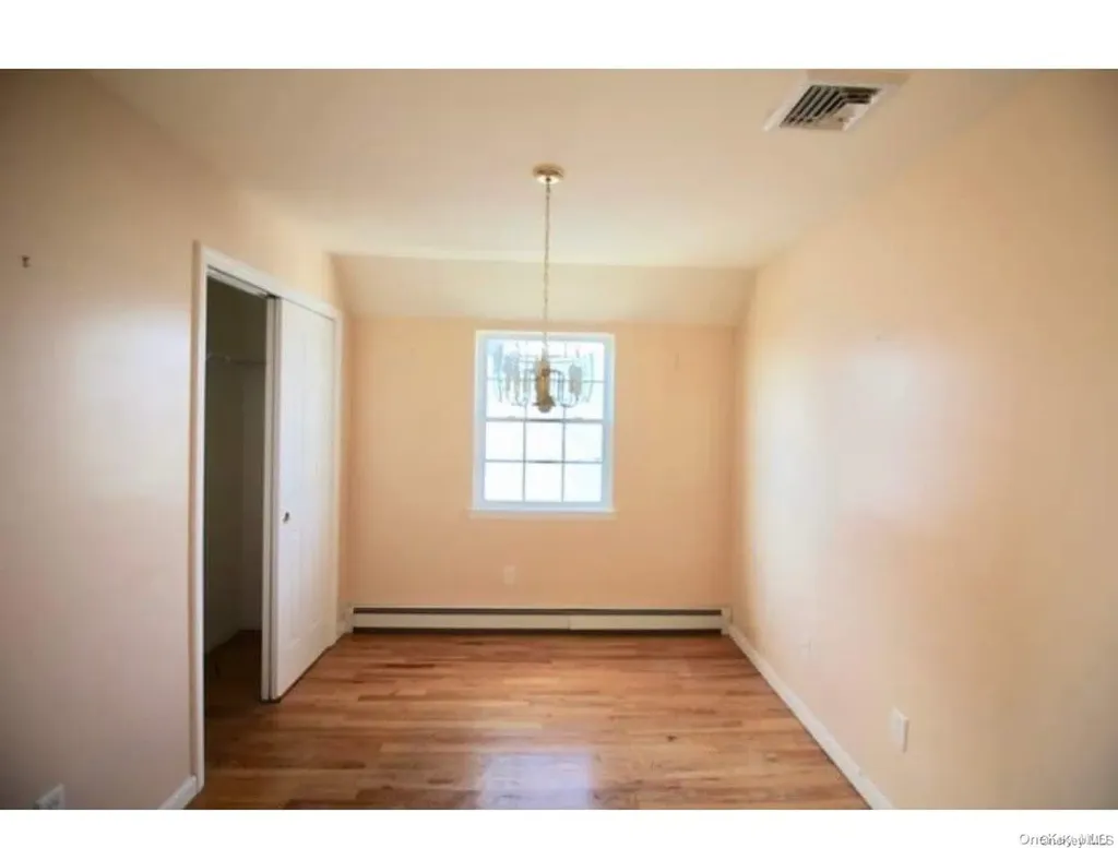 11 W 20th Road Broad Channel NY 11693