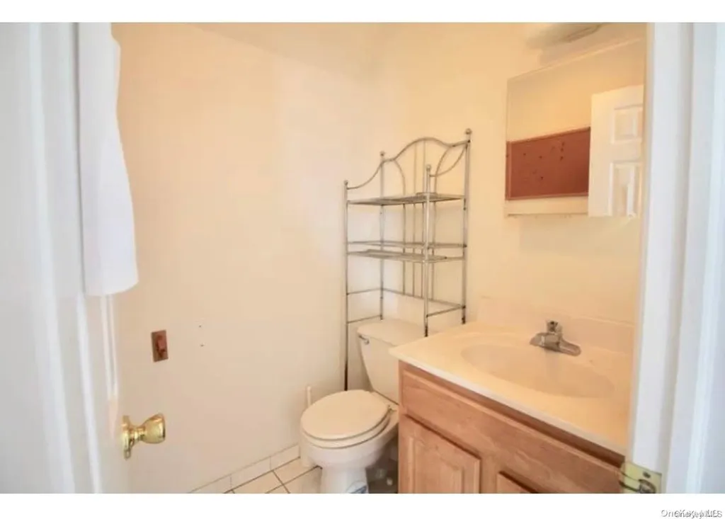 11 W 20th Road Broad Channel NY 11693