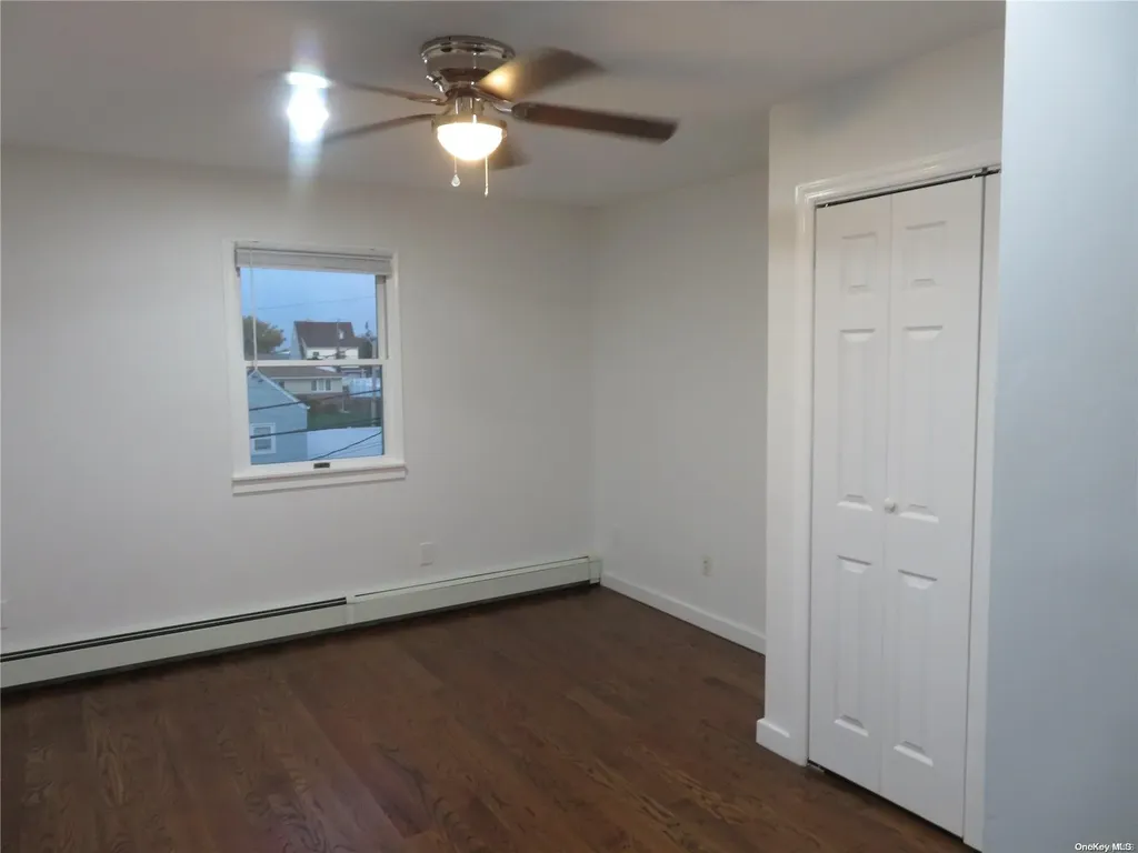 141 Granada Parkway Lindenhurst NY 11757