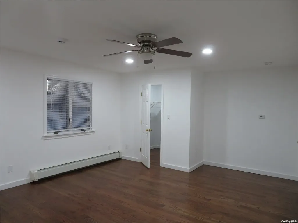 141 Granada Parkway Lindenhurst NY 11757