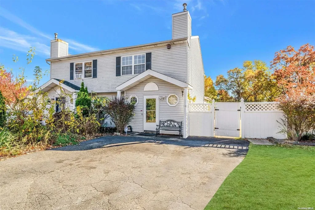 18 Trim Street Bay Shore NY 11706
