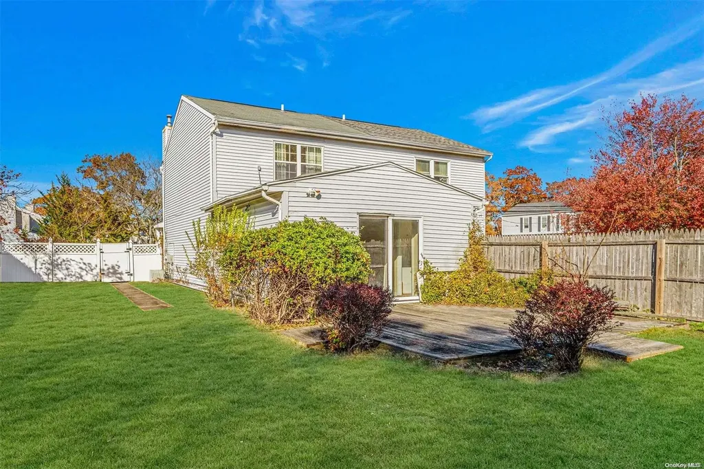 18 Trim Street Bay Shore NY 11706