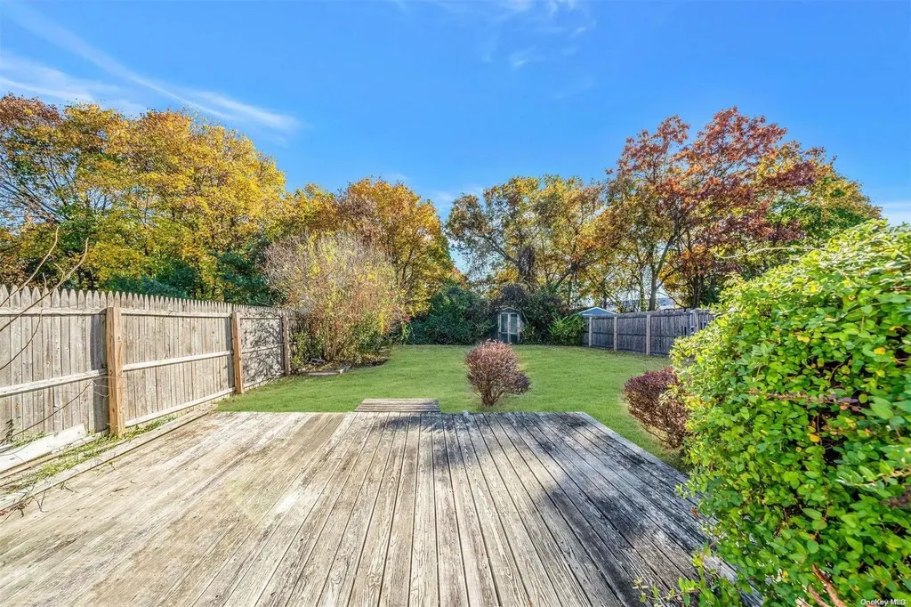 18 Trim Street Bay Shore NY 11706
