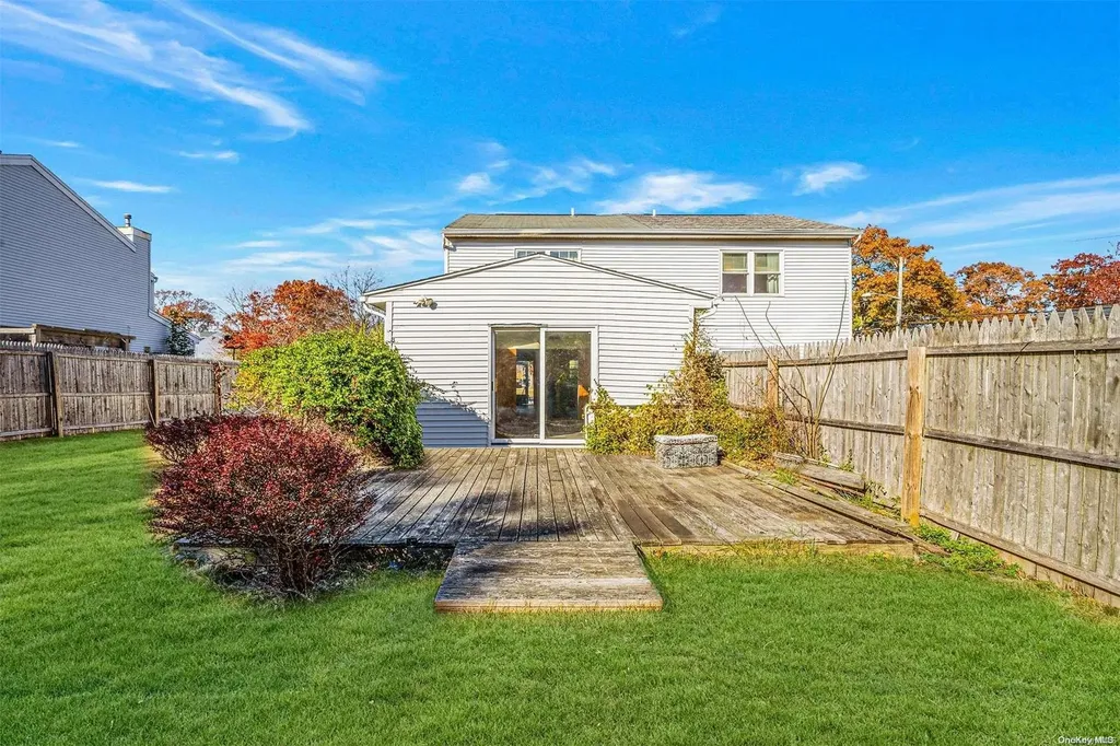 18 Trim Street Bay Shore NY 11706