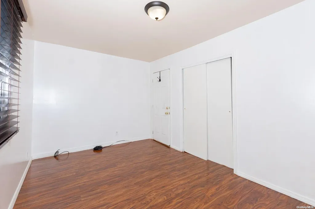 129 44th Street Lindenhurst NY 11757