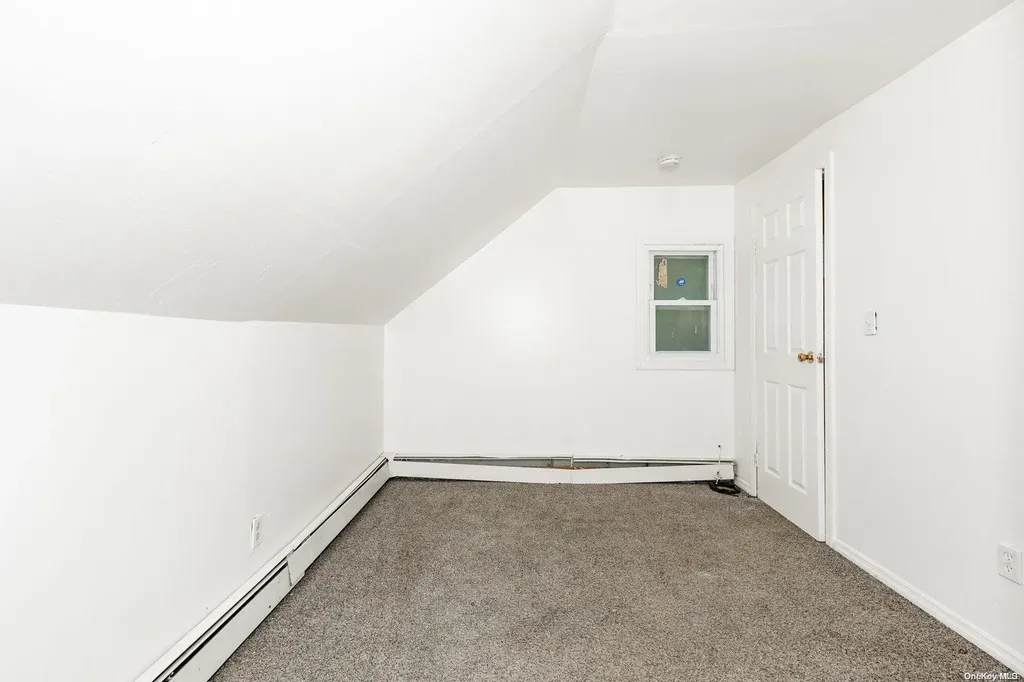 129 44th Street Lindenhurst NY 11757