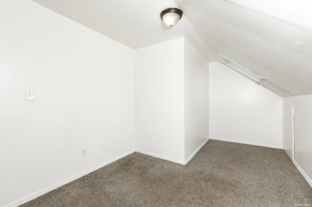 129 44th Street Lindenhurst NY 11757