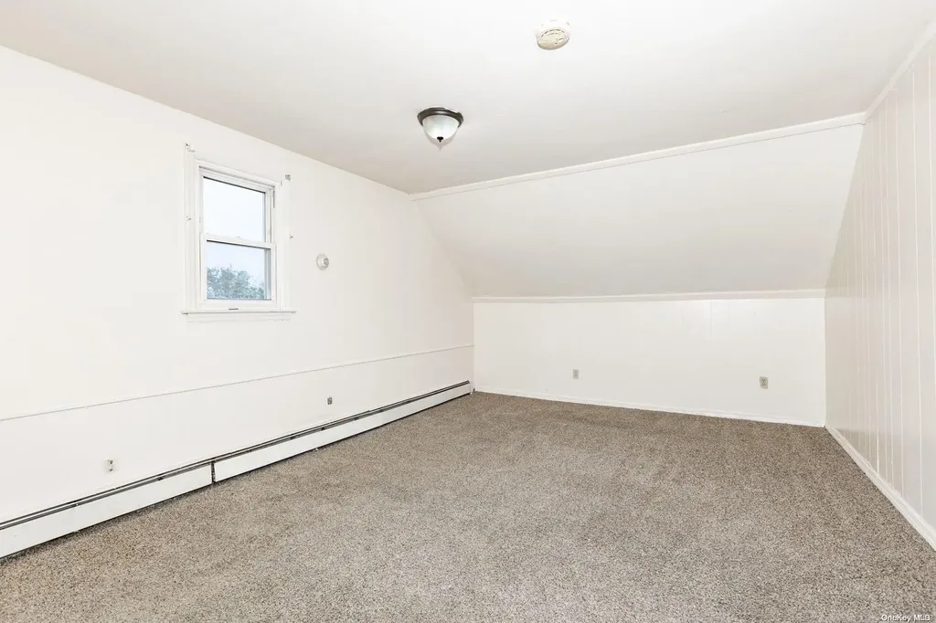 129 44th Street Lindenhurst NY 11757