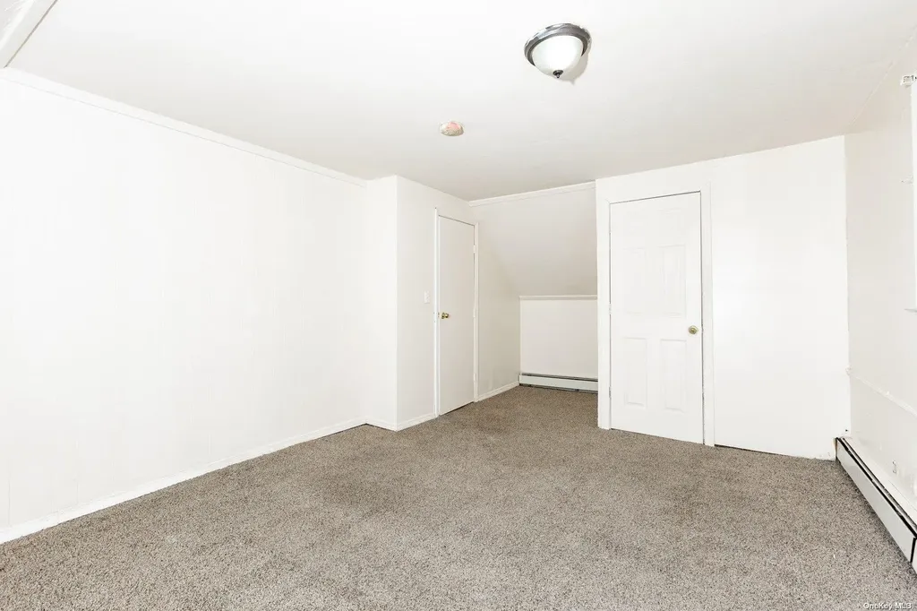 129 44th Street Lindenhurst NY 11757