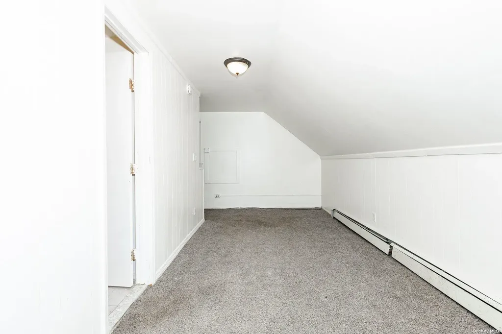 129 44th Street Lindenhurst NY 11757