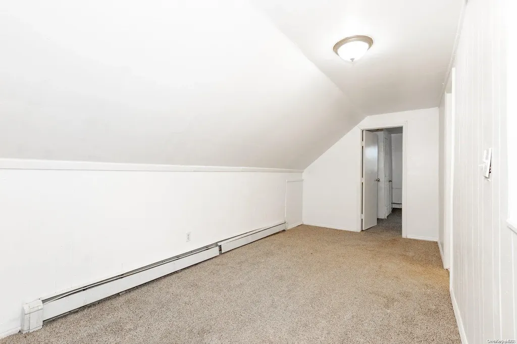 129 44th Street Lindenhurst NY 11757