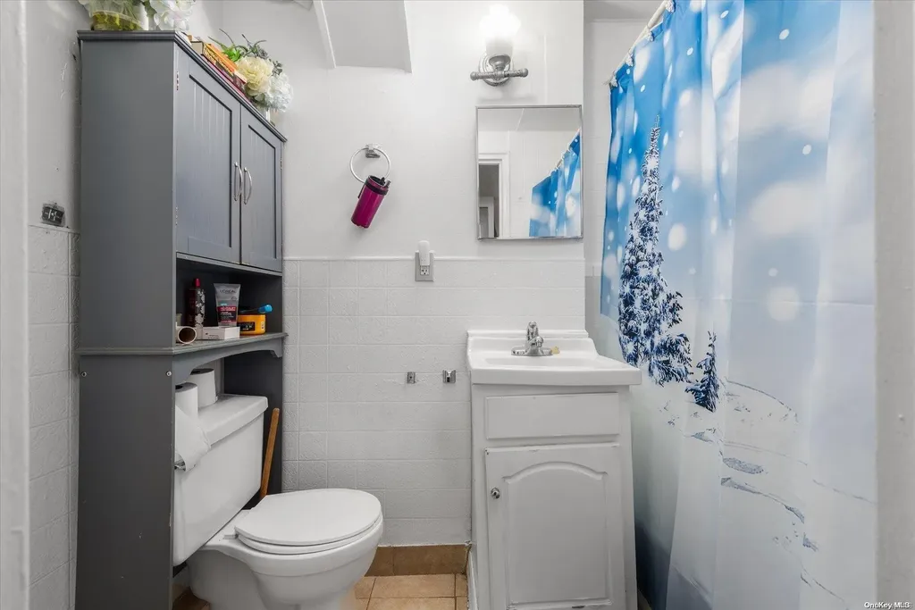 2721 Fish Avenue Bronx NY 10469