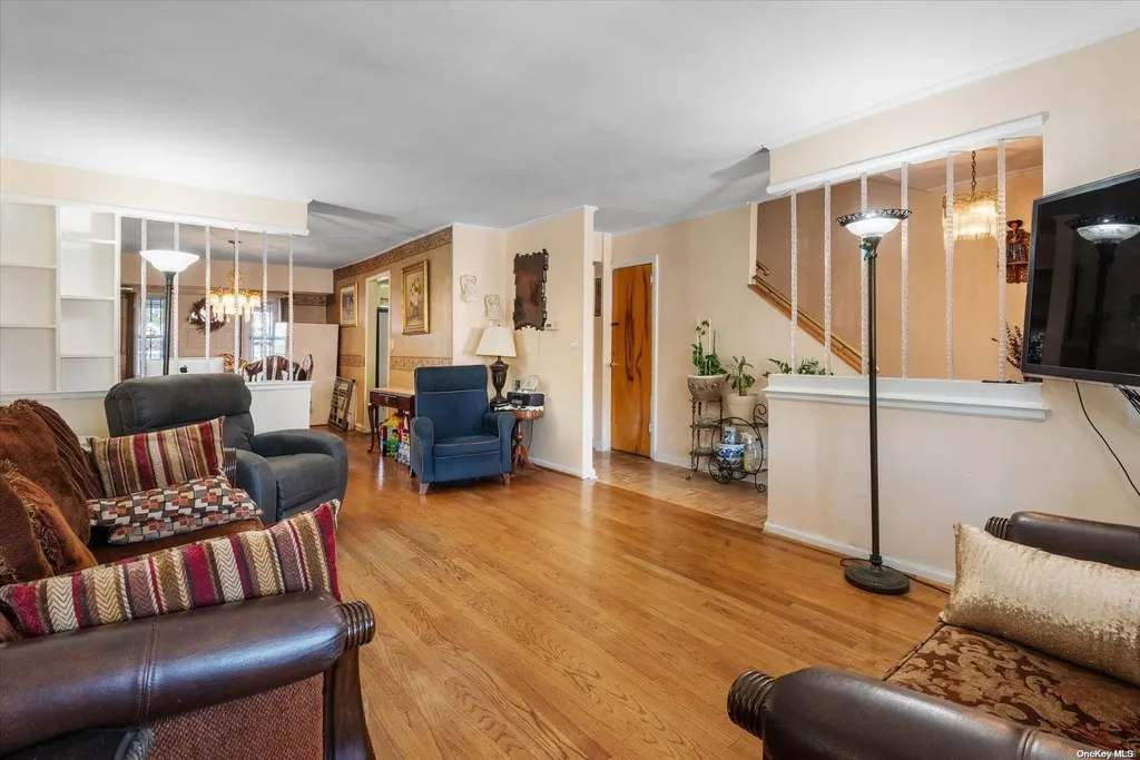 2721 Fish Avenue Bronx NY 10469