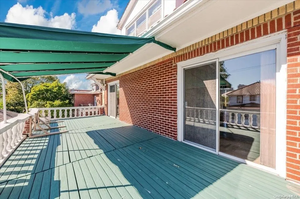 28 W Walnut Street Long Beach NY 11561