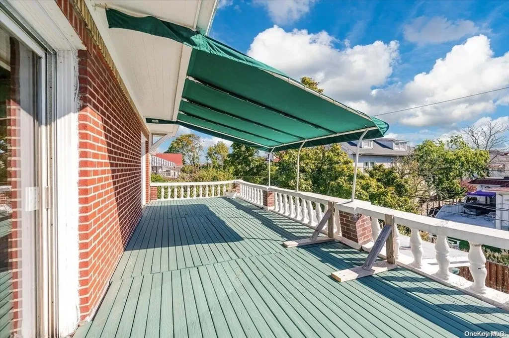 28 W Walnut Street Long Beach NY 11561