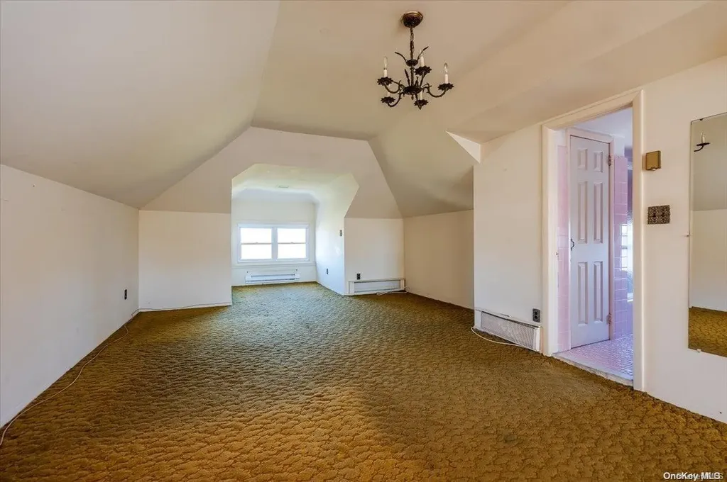 28 W Walnut Street Long Beach NY 11561