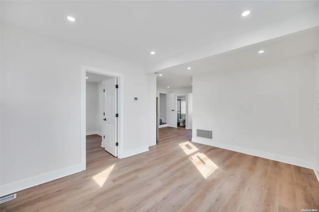 181 Medford Avenue Patchogue NY 11772
