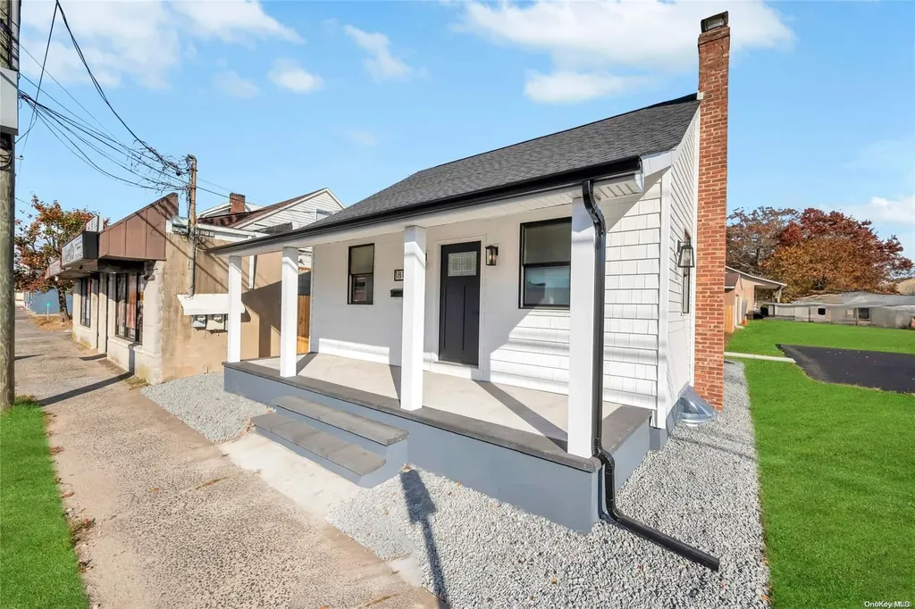 181 Medford Avenue Patchogue NY 11772