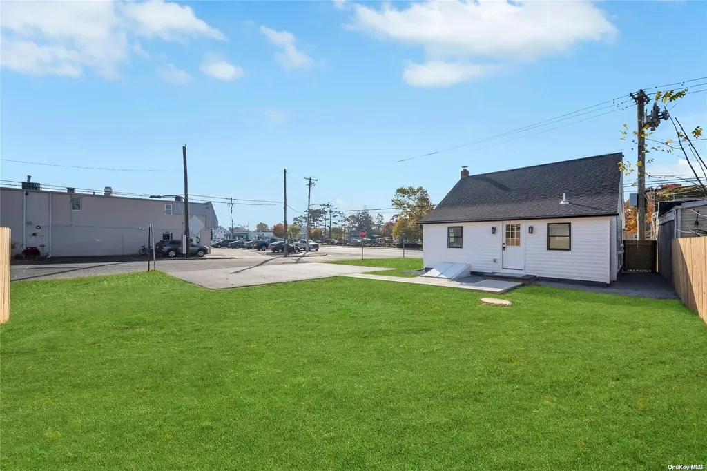 181 Medford Avenue Patchogue NY 11772