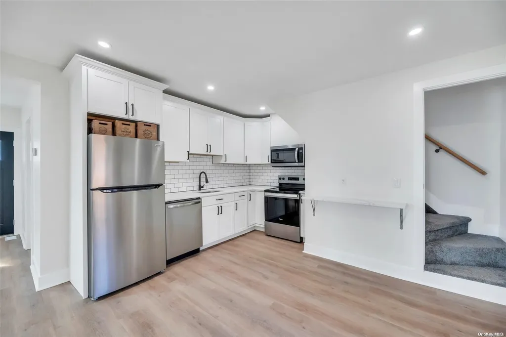 181 Medford Avenue Patchogue NY 11772