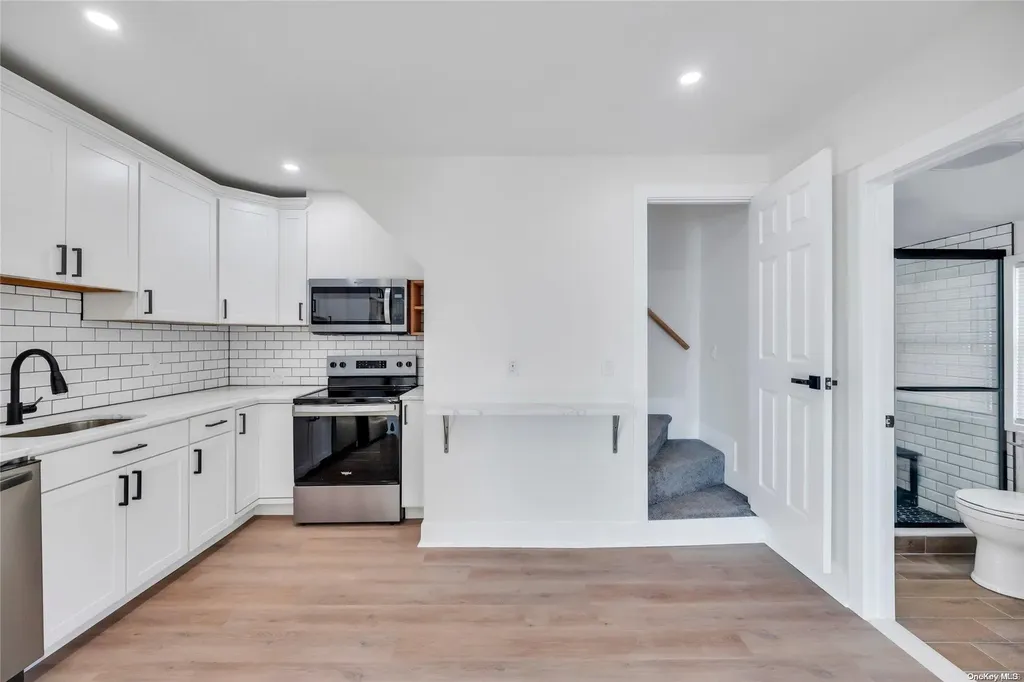 181 Medford Avenue Patchogue NY 11772