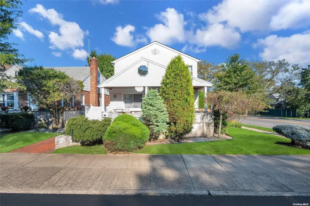 81-59 Commonwealth Boulevard Bellerose NY 11426