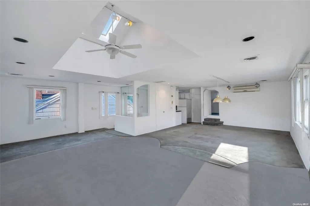 81-59 Commonwealth Boulevard Bellerose NY 11426