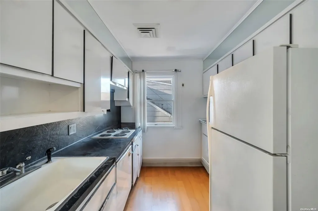 81-59 Commonwealth Boulevard Bellerose NY 11426