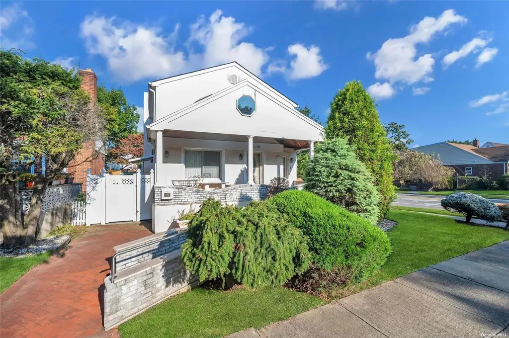 81-59 Commonwealth Boulevard Bellerose NY 11426