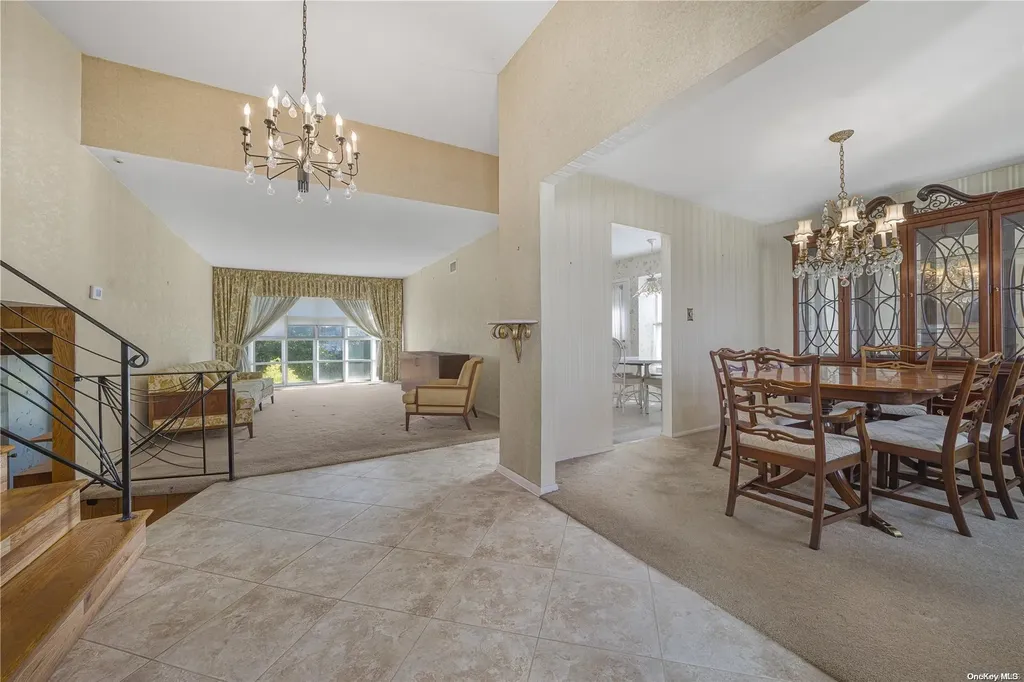 64 Shelbourne Lane New Hyde Park NY 11040