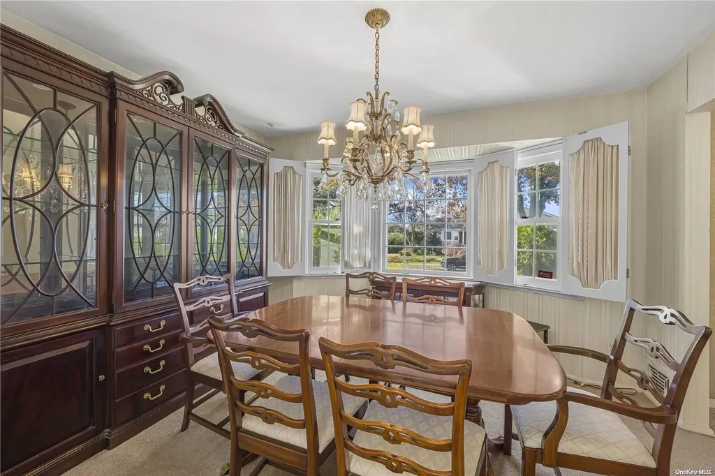 64 Shelbourne Lane New Hyde Park NY 11040