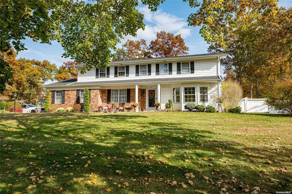 32 High Gate Drive Smithtown NY 11787