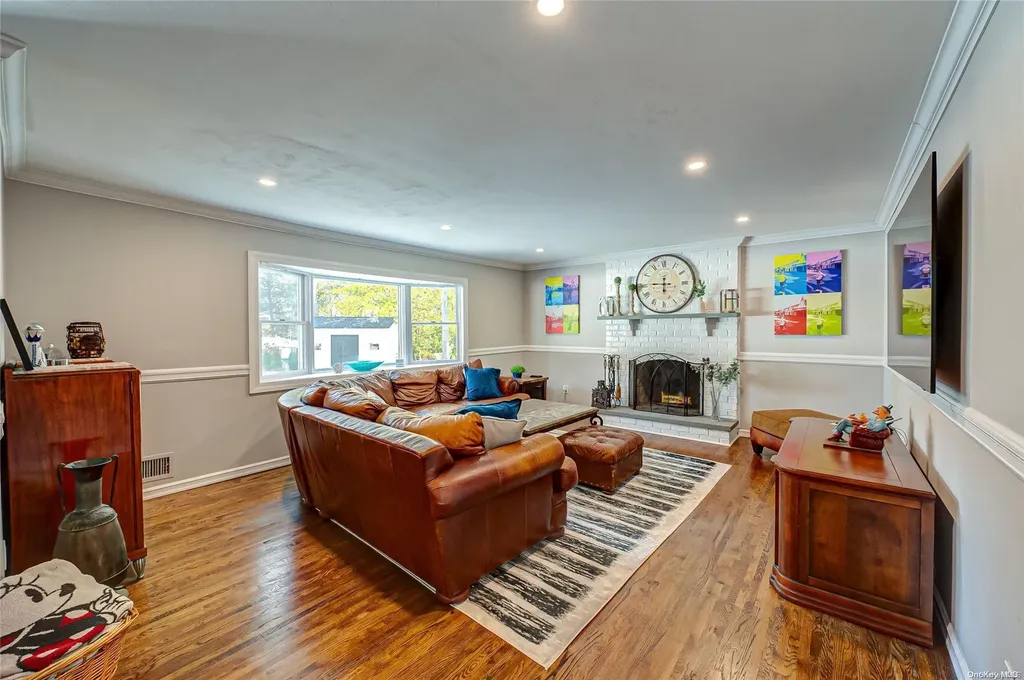32 High Gate Drive Smithtown NY 11787