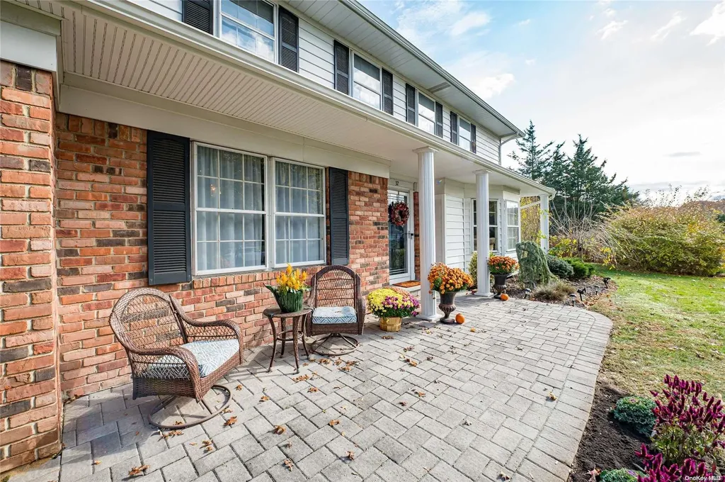32 High Gate Drive Smithtown NY 11787