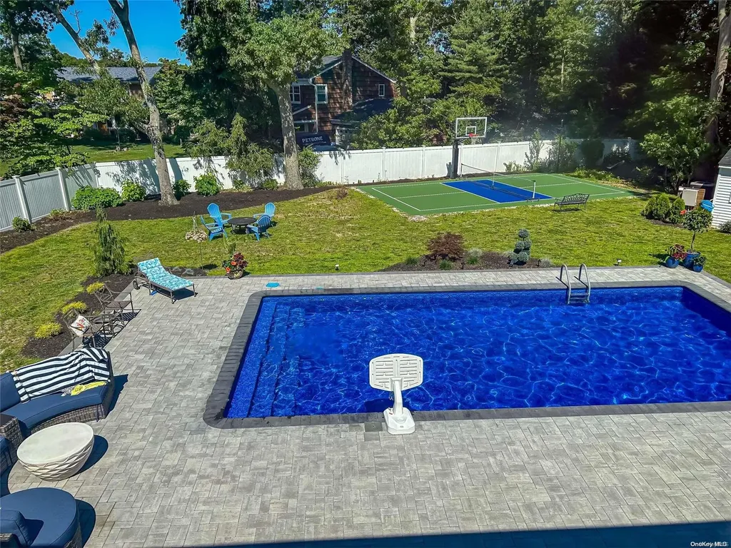32 High Gate Drive Smithtown NY 11787