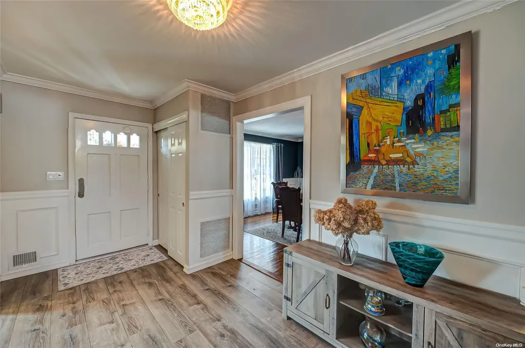 32 High Gate Drive Smithtown NY 11787
