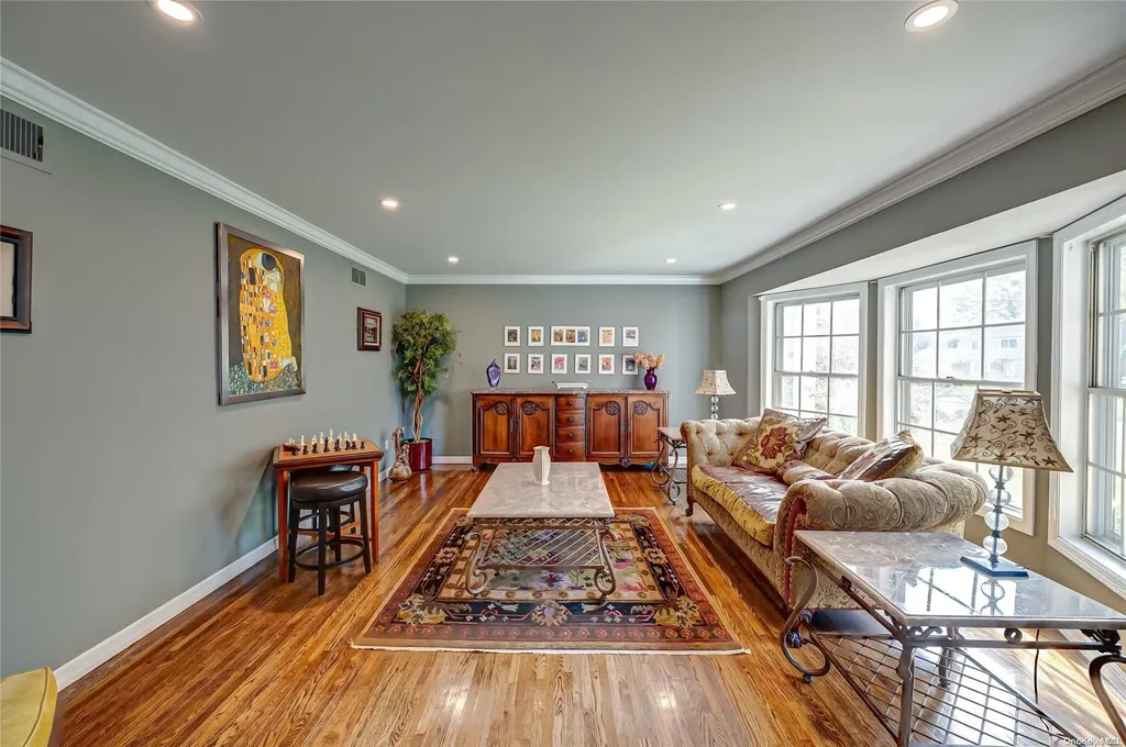 32 High Gate Drive Smithtown NY 11787