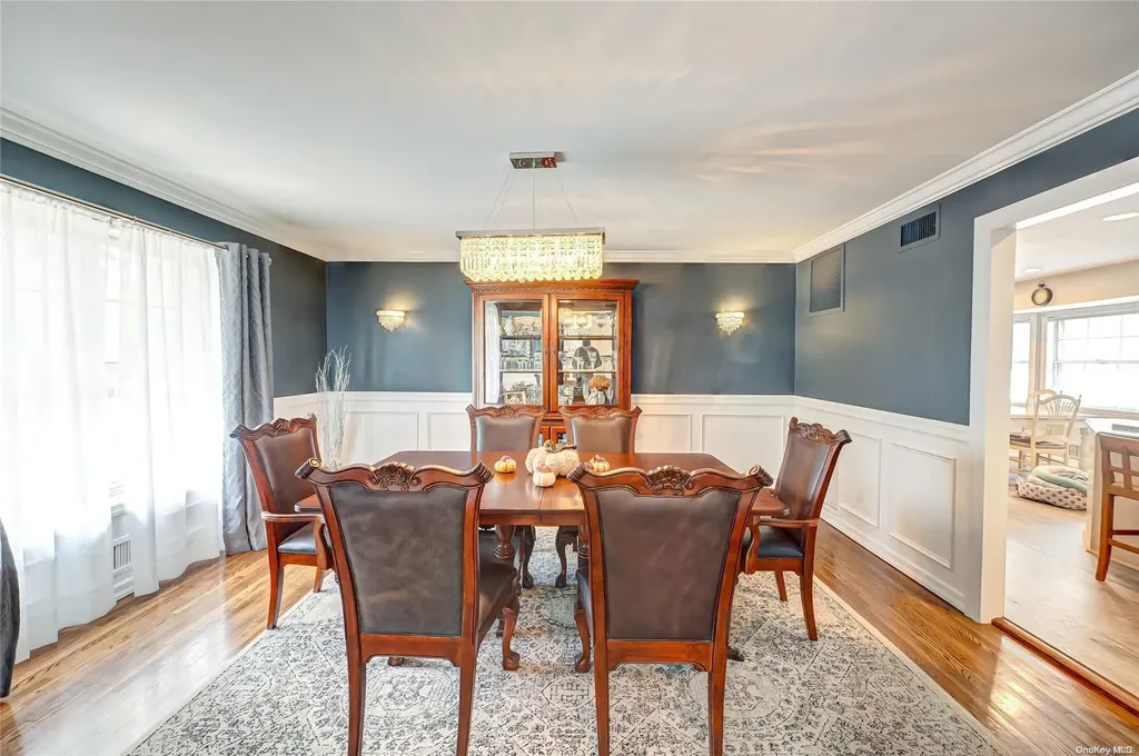 32 High Gate Drive Smithtown NY 11787